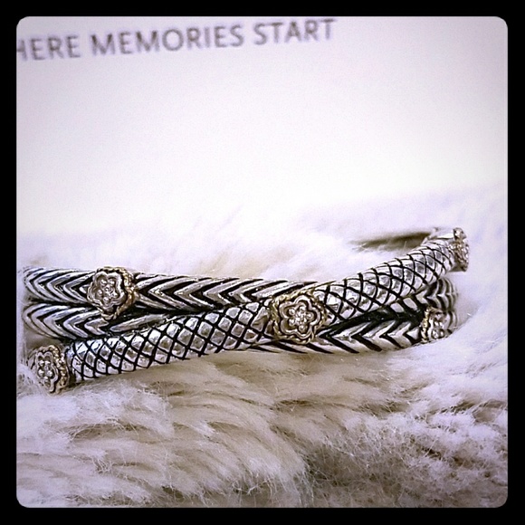Mayors diamond and white/yellow gold bangle